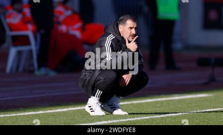 Nürnberg, Deutschland. Januar 2024. Trainer Cristian Fiel (1.FC Nürnberg), 20.01.2024, Fussball, 2. Bundesliga, 1. FC N?rnberg - F.C. Hansa Rostock, GER, Nürnberg, Max-Morlock-Stadion, DFL-VORSCHRIFTEN VERBIETEN DIE VERWENDUNG VON FOTOGRAFIEN ALS BILDSEQUENZEN UND/ODER QUASI-VIDEO. Quelle: dpa/Alamy Live News Stockfoto