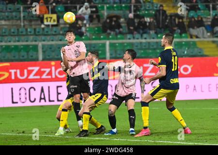 Palermo, Italien. Januar 2024. Aljosa Vasic (Palermo F.C.) während des italienischen Serie BKT-Spiels zwischen Palermo F.C. und Modena F.C. 2018 am 20. Januar 2024 im Renzo Barbera Stadion in Palermo (Italien) Credit: Independent Photo Agency/Alamy Live News Stockfoto