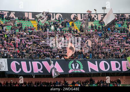 Palermo, Italien. Januar 2024. Während des italienischen Serie BKT Spiels zwischen Palermo F.C. und Modena F.C. 2018 am 20. Januar 2024 im Renzo Barbera Stadion in Palermo, Italien Credit: Independent Photo Agency/Alamy Live News Stockfoto