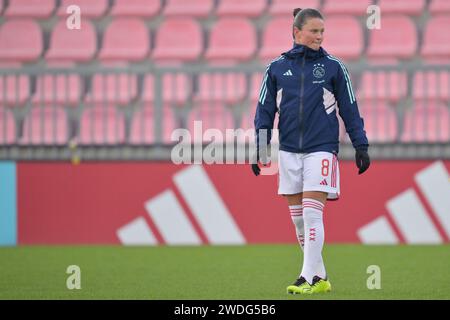 Amsterdam, Niederlande. Januar 2024. AMSTERDAM, NIEDERLANDE - 20. JANUAR: Sherida Spitse vom AFC Ajax wärmt sich während des Azerion Vrouwen Eredivisie Spiels zwischen Ajax und Excelsior am 20. Januar 2024 im Sportpark de toekomst in Amsterdam auf. (Foto von Jan Mulder/Orange Pictures) Credit: Orange Pics BV/Alamy Live News Stockfoto