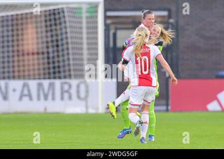 Amsterdam, Niederlande. Januar 2024. AMSTERDAM, NIEDERLANDE - 20. JANUAR: Sherida Spitse vom AFC Ajax erzielte 1-0 beim Azerion Vrouwen Eredivisie Spiel zwischen Ajax und Excelsior im Sportpark de toekomst am 20. Januar 2024 in Amsterdam. (Foto von Jan Mulder/Orange Pictures) Credit: Orange Pics BV/Alamy Live News Stockfoto