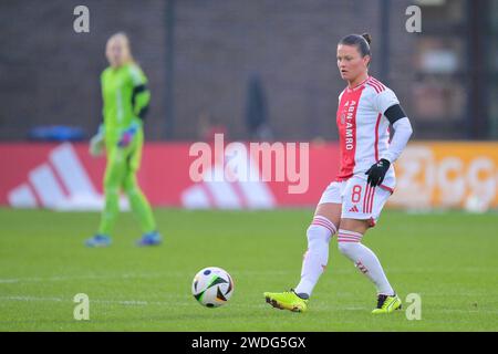 Amsterdam, Niederlande. Januar 2024. AMSTERDAM, NIEDERLANDE - 20. JANUAR: Sherida Spitse vom AFC Ajax übergibt den Ball während des Azerion Vrouwen Eredivisie Spiels zwischen Ajax und Excelsior im Sportpark de toekomst am 20. Januar 2024 in Amsterdam. (Foto von Jan Mulder/Orange Pictures) Credit: Orange Pics BV/Alamy Live News Stockfoto