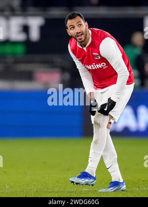 Alkmaar, Niederlande. Januar 2024. ALKMAAR, NIEDERLANDE - 20. JANUAR: Vangelis Pavlidis von AZ Alkmaar zieht seine Socke während des niederländischen Eredivisie-Spiels zwischen AZ und PEC Zwolle im AFAS-Stadion am 20. Januar 2024 in Alkmaar, Niederlande. (Foto von Patrick Goosen/Orange Pictures) Credit: dpa/Alamy Live News Stockfoto