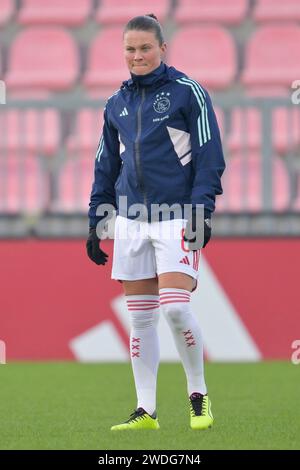 Amsterdam, Niederlande. Januar 2024. AMSTERDAM, NIEDERLANDE - 20. JANUAR: Sherida Spitse vom AFC Ajax wärmt sich während des Azerion Vrouwen Eredivisie Spiels zwischen Ajax und Excelsior am 20. Januar 2024 im Sportpark de toekomst in Amsterdam auf. (Foto: Jan Mulder/Orange Pictures) Credit: dpa/Alamy Live News Stockfoto