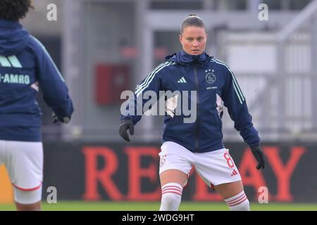 Amsterdam, Niederlande. Januar 2024. AMSTERDAM, NIEDERLANDE - 20. JANUAR: Sherida Spitse vom AFC Ajax wärmt sich während des Azerion Vrouwen Eredivisie Spiels zwischen Ajax und Excelsior am 20. Januar 2024 im Sportpark de toekomst in Amsterdam auf. (Foto: Jan Mulder/Orange Pictures) Credit: dpa/Alamy Live News Stockfoto