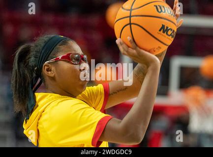 College Park, USA. Januar 2024. COLLEGE PARK, MD: - 20. JANUAR: Shyanne Sellers (0) wärmt sich auf, bevor am 20. Januar 2024 ein Basketballspiel zwischen den Maryland Terrapins und den Illinois Fighting Illini im Xfinity Center in College Park, Maryland stattfindet. (Foto: Tony Quinn/SipaUSA) Credit: SIPA USA/Alamy Live News Stockfoto