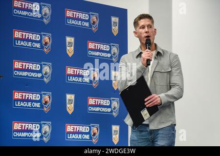 Wakefield, England - 19. Januar 2024 - Moderator Ross Fiddes. Rugby League Championship, League One & 1895 Cup. Staffel Launch und Media Day im DIY Kitchens Stadium, Wakefield, UK Dean Williams Stockfoto