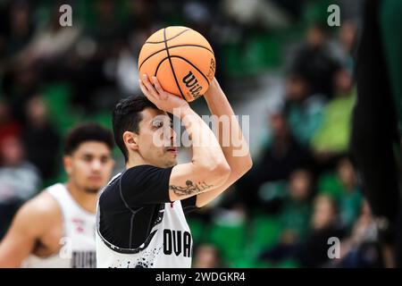 Lissabon, Portugal. Januar 2024. Lissabon, 01/20/2024 - am späten Nachmittag war das Basketballteam Sporting Clube de Portugal Gastgeber des Teams Ovarense in der 13. Runde der portugiesischen Basketballliga-Meisterschaft im Pavilhão João Rocha in Lissabon. (Mário Vasa/Global Imagens) Credit: Atlantico Press/Alamy Live News Stockfoto