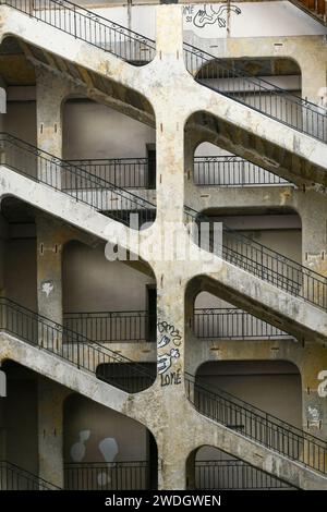 Cour des Voraces in Lyon, Frankreich. Der Cour des Voraces, auch Maison de la Republique genannt, ist ein Innenhofgebäude im Viertel Pentes Stockfoto