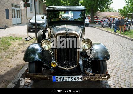 WERDER (HAVEL), DEUTSCHLAND - 20. MAI 2023: Der Retro-Wagen Ford Model BB Pickup Truck. Oldtimer - Festival Werder Classics 2023 Stockfoto