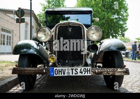 WERDER (HAVEL), DEUTSCHLAND - 20. MAI 2023: Der Retro-Wagen Ford Model BB Pickup Truck. Oldtimer - Festival Werder Classics 2023 Stockfoto