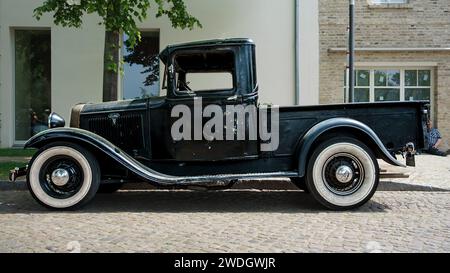 WERDER (HAVEL), DEUTSCHLAND - 20. MAI 2023: Der Retro-Wagen Ford Model BB Pickup Truck. Oldtimer - Festival Werder Classics 2023 Stockfoto