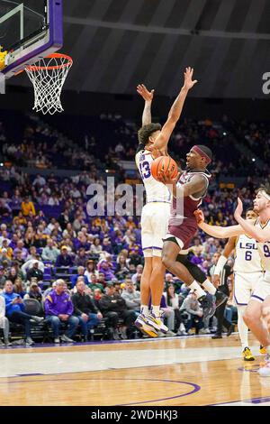 Baton Rouge, Louisiana, USA. Januar 2024. 20. Januar 2024 – Baton Rouge, LA, USA – Texas A&M Aggies Wächter TYRECE RADFORD (23) fährt zum Korb über LSU Tigers Forward JALEN REED (13) während des Spiels zwischen Texas A&M Aggies und den LSU Tigers im Pete Maravich Assembly Center in Baton Rouge, Louisiana. (Credit Image: © Jerome Hicks/ZUMA Press Wire) NUR REDAKTIONELLE VERWENDUNG! Nicht für kommerzielle ZWECKE! Stockfoto