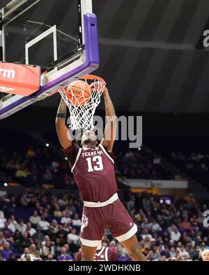 Baton Rouge, Louisiana, USA. Januar 2024. 20. Januar 2024 – Baton Rouge, LA, USA – Texas A&M Aggies Stürmer SOLOMON WASHINGTON (13) macht im Pete Maravich Assembly Center in Baton Rouge, Louisiana, einen Slam dunks während des Spiels zwischen Texas A&M Aggies und den LSU Tigers. (Credit Image: © Jerome Hicks/ZUMA Press Wire) NUR REDAKTIONELLE VERWENDUNG! Nicht für kommerzielle ZWECKE! Stockfoto