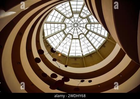 Helical Ramp und Skylight des Guggenheim Museums Main Gallery - Manhattan, New York City Stockfoto