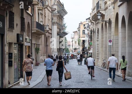 Corso Andrea Palladio im historischen Zentrum von Vicenza, Provinz Vicenza, Veneto, Italien© Wojciech Strozyk / Alamy Stock Photo *** Lokale Bildunterschrift *** Stockfoto