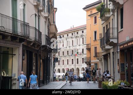 Corso Andrea Palladio im historischen Zentrum von Vicenza, Provinz Vicenza, Veneto, Italien© Wojciech Strozyk / Alamy Stock Photo *** Lokale Bildunterschrift *** Stockfoto