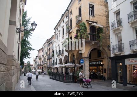 Corso Andrea Palladio im historischen Zentrum von Vicenza, Provinz Vicenza, Veneto, Italien© Wojciech Strozyk / Alamy Stock Photo *** Lokale Bildunterschrift *** Stockfoto