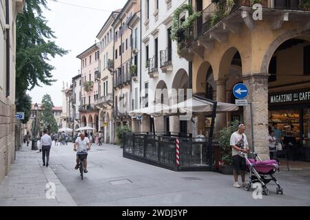 Corso Andrea Palladio im historischen Zentrum von Vicenza, Provinz Vicenza, Veneto, Italien© Wojciech Strozyk / Alamy Stock Photo *** Lokale Bildunterschrift *** Stockfoto
