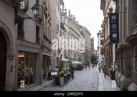 Corso Andrea Palladio im historischen Zentrum von Vicenza, Provinz Vicenza, Veneto, Italien© Wojciech Strozyk / Alamy Stock Photo *** Lokale Bildunterschrift *** Stockfoto