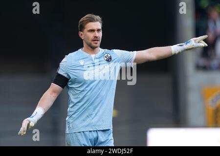 Dresden, Deutschland. Januar 2024. Fußball: 3. Liga, SG Dynamo Dresden - SV Sandhausen, Spieltag 21, Rudolf-Harbig-Stadion. Sandhausener Torhüter Nikolai Rehnen gestikuliert. Robert Michael/dpa/Alamy Live News Stockfoto