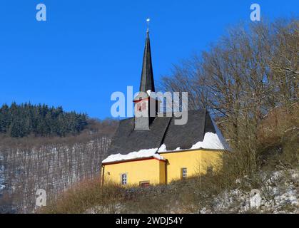 Blick auf eine Kapelle im Ahrtal Eifel Kapelle im Ahrtal *** Blick auf eine Kapelle im Ahrtal Eifelkapelle im Ahrtal Stockfoto