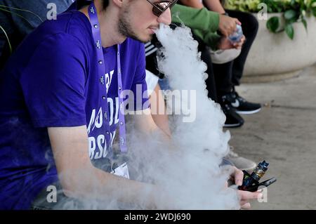 San Diego/california/ 27. September 2019 ,einige Vaping auf Twichcon Veranstaltung vor San Diego Convention cneter in San Diego heute Wochenende Veranstaltung in San Diego. (Foto..Francis Dean / Deanpictures). Stockfoto