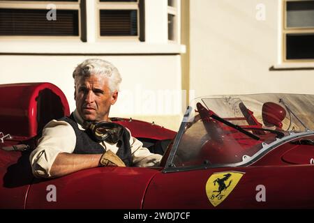 PATRICK DEMPSEY in FERRARI (2023), Regie: MICHAEL MANN. Guthaben: Pass/Album Weiterleiten Stockfoto