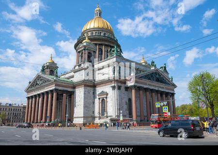 SANKT PETERSBURG, RUSSLAND - 14. MAI 2023: Sonniger Maitag in St. Isaac's Cathedral Stockfoto