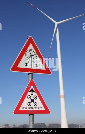 Ein Schild mit der Aufschrift „Drohnenbetrieb“ Stockfoto