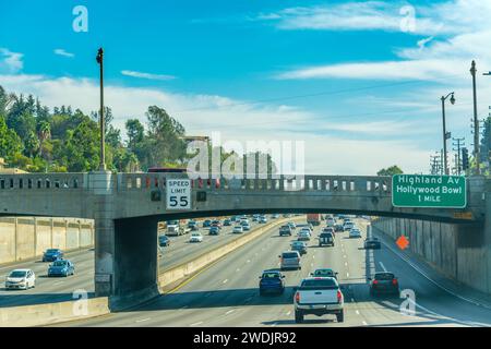 Verkehr auf dem Pacific Coast Highway zwischen Santa Barbara und Los Angeles. Kalifornien, USA Stockfoto