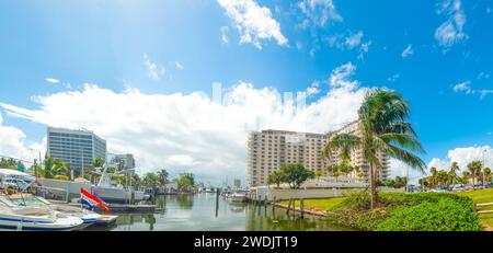 Panoramablick auf Fort Lauderdale an einem sonnigen Tag. Florida, USA Stockfoto