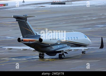 Während des Weltwirtschaftsforums WEF in Davos verkehren auf dem Flughafen Zürich-Kloten ZRH zahlreiche Geschäftsreiseflugzeuge. Ein Geschäftsreiseflugzeug der Fluggesellschaft Flexjet vom Typ Embraer Praetor 600 mit der Registrierung G-FHFX auf dem Flughafen Zürich. *** Während des Weltwirtschaftsforums WEF in Davos verkehren am Flughafen Zürich Kloten ZRH zahlreiche Business Jets 600 mit der Registrierung G FHFX am Flughafen Zürich Stockfoto