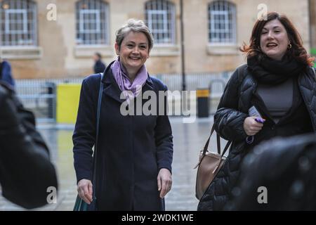 London, Großbritannien. Januar 2024. Yvette Cooper, Abgeordnete, Shadow Home Secretary, Labour Party, bei der BBC für "Sonntag mit Laura Kuenssberg" und Interviews. Quelle: Imageplotter/Alamy Live News Stockfoto