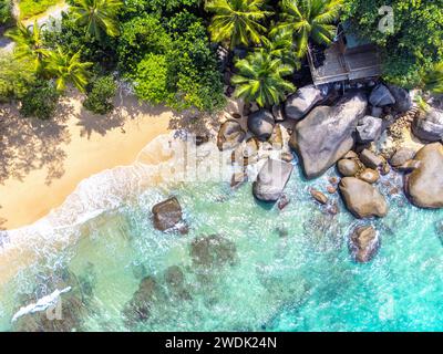 Blick aus der Vogelperspektive auf Glacis Beach. Mahe Island, Seychellen Stockfoto