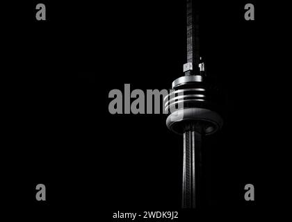Die Idee, eine sehr große Fernseh- und Funkkommunikationsstruktur aufzubauen, entstand 1968. Nach 5 Jahren Planung wurde der Bau des CN Tower b Stockfoto