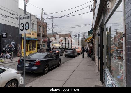 Die belebten Straßen von Toronto, Kanada an einem bewölkten Tag Stockfoto