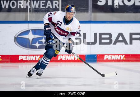 München, Deutschland. Januar 2024. Kapitaen Patrick Hager (EHC Red Bull Muenchen, #52) beim Warmup. EHC Red Bull München gegen Fischtown Pinguins Bremerhaven, Eishockey, DEL, 40. Spieltag, Saison 2023/2024, 21.01.2024. Foto: Eibner-Pressefoto/Heike feiner Credit: dpa/Alamy Live News Stockfoto