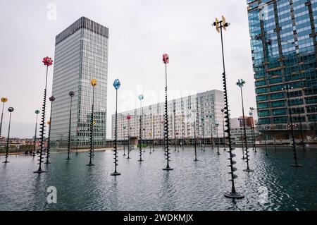 Le Bassin de Takis im Geschäftsviertel La Défense, Paris, Frankreich Stockfoto