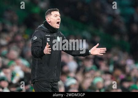 Buckie Thistle-Manager Graeme Stewart ist beim Scottish Cup-Spiel in der vierten Runde im Celtic Park, Glasgow, Schottland, auf der Touchline. Bilddatum: Sonntag, 21. Januar 2024. Stockfoto