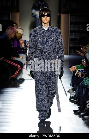 Paris, Frankreich. Januar 2024. KENZO Homme Herbst/Winter 2024-2025 Laufsteg während der Paris Fashion Week Herrenmode am 2024. Januar in Paris; Frankreich 19/01/2024 Credit: dpa/Alamy Live News Stockfoto