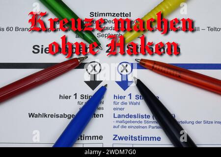 Stimmzettel mit Kreuze machen ohne Haken, 21.01.2024, Borkwalde, Brandenburg, auf einem Stimmzettel liegen Kugelschreiber mit dem Schriftzug Kreuze machen ohne Haken. *** Stimmzettel mit Kreuzen ohne Zecke Stimmzettel mit Kreuzen ohne Zecke, 21 01 2024, Borkwalde, Brandenburg, auf Stimmzettel sind Kugelschreiber mit den Worten Kreuze ohne Zecke Stockfoto