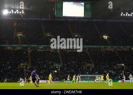 Buckie Thistle Torhüter Stuart Knight (links) macht einen Freistoß während des Spiels der vierten Runde des Scottish Cup im Celtic Park, Glasgow, Schottland. Bilddatum: Sonntag, 21. Januar 2024. Stockfoto