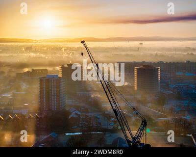 Manchester Skyline an einem nebeligen Morgen Stockfoto