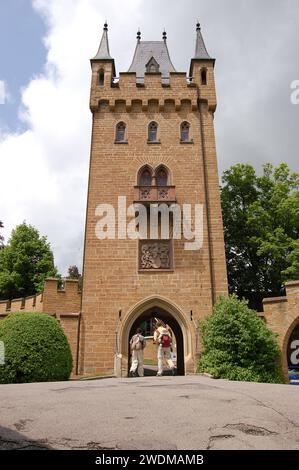 Bisingen, Deutschland - 22. Mai 2009: Burg Hohenzollern. Diese Burg liegt auf dem Hohenzollern und ist eine der meistbesuchten in Deutschland Stockfoto