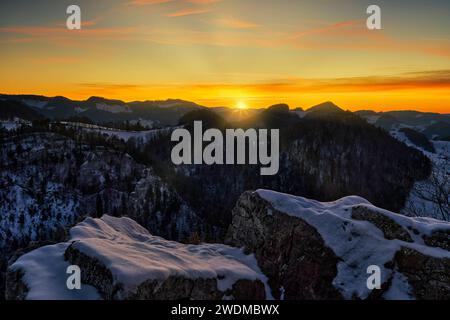 Schweiz, Zullwil SO, Solothurn, Meltingen, Schwarzbubenland, Nunningen, Portiflue, Gilgenberg, Ruine, Winterbild Stockfoto