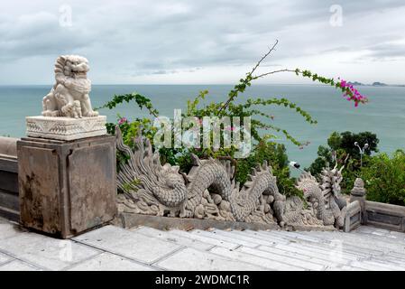 Details über die Treppe der Linh Ung Pagode - Lady Buddha in da Nang, Vietnam Stockfoto