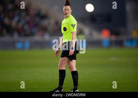 Manchester am Sonntag, den 21. Januar 2024. Schiedsrichter Kirsty Dowle beim Spiel der Barclays FA Women's Super League zwischen Manchester City und Liverpool im Joie Stadium, Manchester am Sonntag, den 21. Januar 2024. (Foto: Mike Morese | MI News) Credit: MI News & Sport /Alamy Live News Stockfoto