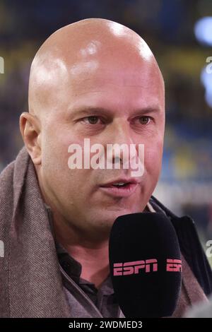 Arnheim, Niederlande. Januar 2024. ARNHEM, NIEDERLANDE - 21. JANUAR: Cheftrainer Arne Slot von Feyenoord Rotterdam während des niederländischen Eredivisie-Spiels zwischen Vitesse und Feyenoord in Gelredome am 21. Januar 2024 in Arnhem, Niederlande. (Foto: Ben Gal/Orange Pictures) Credit: dpa/Alamy Live News Stockfoto