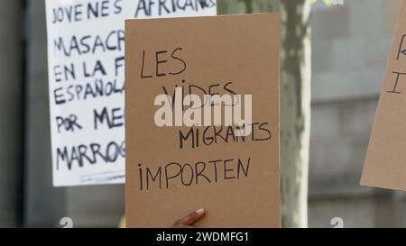 Plakat bei einer Demonstration auf Spanisch mit dem Slogan: Black Lives Matter Stockfoto